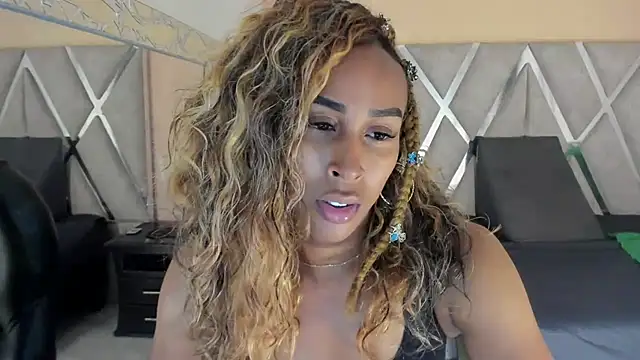 Snapshot of CarameloCeron chatting on February 2025 06:26:01 PM CarameloCeron online show from February 2025 06:26:01 PM