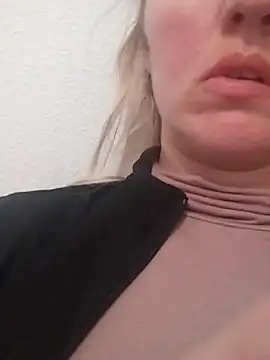 Mllesha74000 online show from April 2026 11:59:02 AM