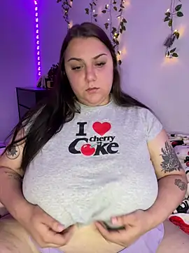 Snapshot of honeyviolet chatting on September 2025 01:49:02 AM honeyviolet online show from September 2025 01:49:02 AM