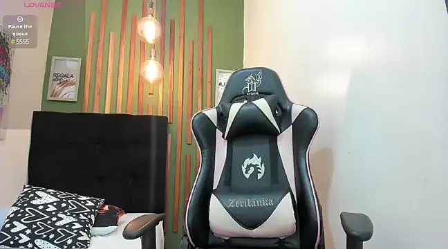 Sharloth milf online show from March 2025 03:56:01 PM