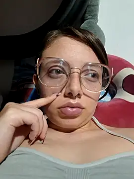 Snapshot of linda-schmidt chatting on July 2026 04:19:01 AM linda-schmidt online show from July 2026 04:19:01 AM