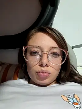 Snapshot of linda-schmidt chatting on July 2026 04:29:01 AM linda-schmidt online show from July 2026 04:29:01 AM