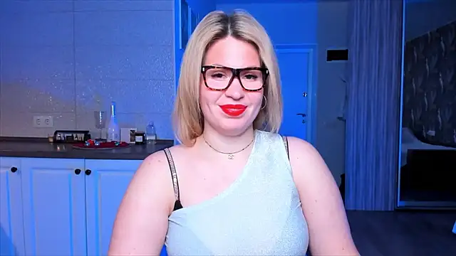 Snapshot of HotTiffani chatting on January 2026 06:39:01 AM HotTiffani online show from January 2026 06:39:01 AM