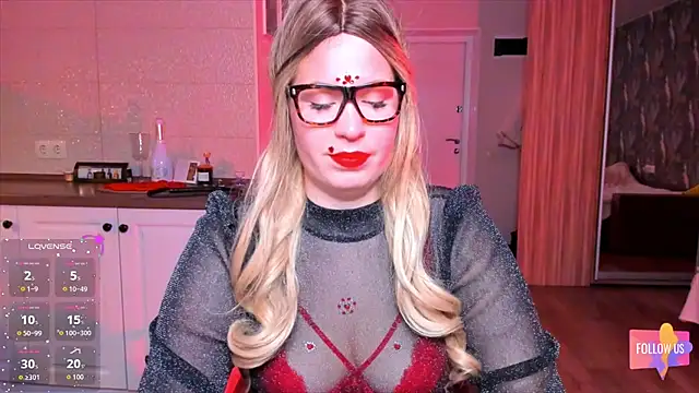 Snapshot of HotTiffani chatting on February 2026 07:16:01 AM HotTiffani online show from February 2026 07:16:01 AM