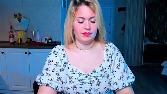 Snapshot of HotTiffani chatting on February 2026 12:58:01 PM HotTiffani online show from February 2026 12:58:01 PM