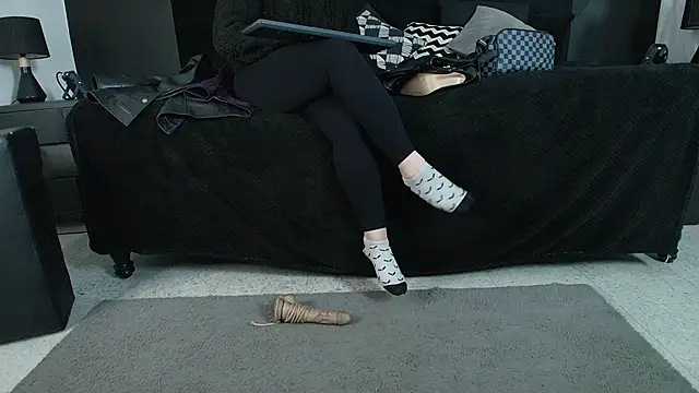  Jade 16 online show from October 2025 11:49:02 AM