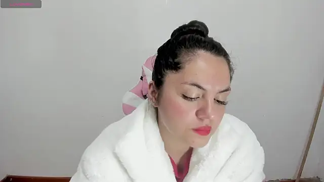 Snapshot of Anal_Milky_Momma chatting on January 2025 10:44:02 PM Anal Milky Momma online show from January 2025 10:44:02 PM