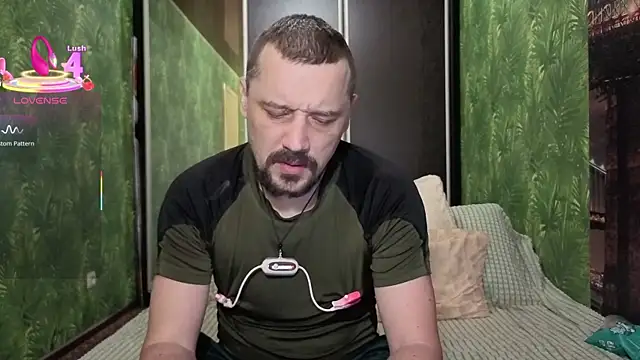 Snapshot of DanielOhCool chatting on October 2025 07:07:02 AM DanielOhCool online show from October 2025 07:07:02 AM