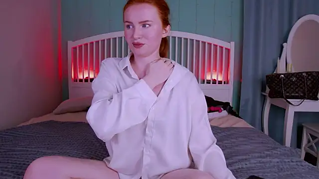 GingerArin online show from November 2025 01:43:01 PM