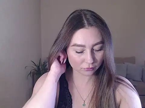 Snapshot of marishaarimova chatting on May 2026 07:47:01 AM marishaarimova online show from May 2026 07:47:01 AM