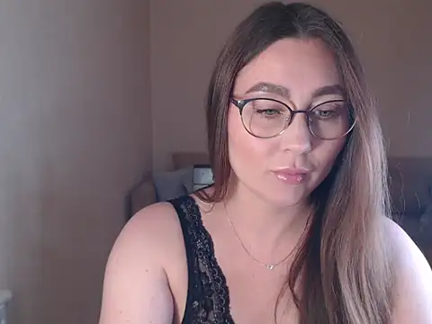 Snapshot of marishaarimova chatting on June 2026 04:18:02 PM marishaarimova online show from June 2026 04:18:02 PM