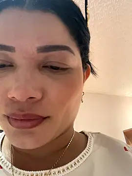 valerie lya online show from October 2025 07:20:01 PM