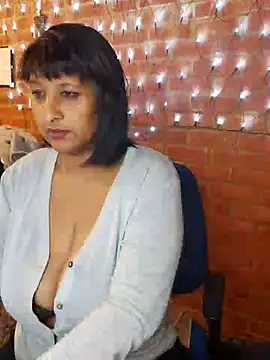 Snapshot of Lilybanx chatting on January 2025 07:20:01 PM Lilybanx online show from January 2025 07:20:01 PM