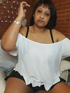 Snapshot of Lilybanx chatting on April 2026 03:57:02 PM Lilybanx online show from April 2026 03:57:02 PM