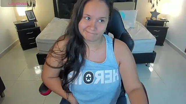 Snapshot of emily_lovexx chatting on September 2025 08:19:01 PM emily lovexx online show from September 2025 08:19:01 PM