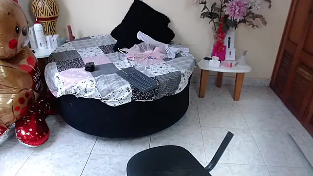 NicoleSantana online show from July 2026 09:06:02 PM