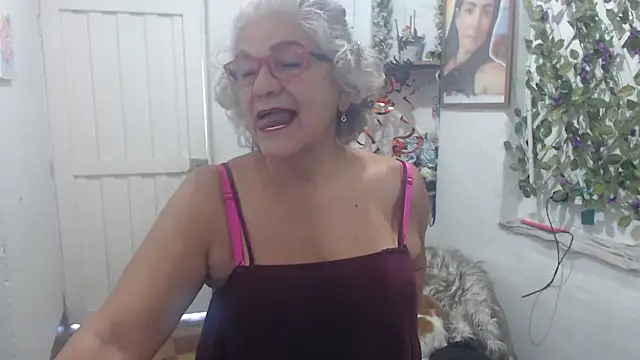 FunnyGrandma online show from October 2025 09:37:01 PM