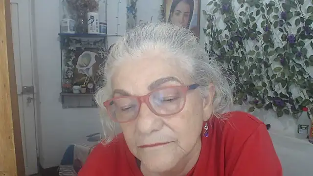 FunnyGrandma online show from April 2026 01:16:02 AM