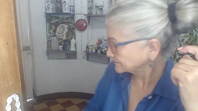 FunnyGrandma online show from May 2026 09:31:02 PM
