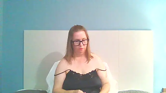 Snapshot of SweetandNaughty1 chatting on December 2024 04:33:01 AM SweetandNaughty1 online show from December 2024 04:33:01 AM