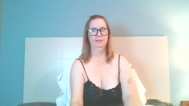 Snapshot of SweetandNaughty1 chatting on December 2024 12:01:02 PM SweetandNaughty1 online show from December 2024 12:01:02 PM