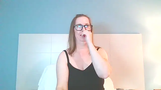 Snapshot of SweetandNaughty1 chatting on January 2025 01:42:02 AM SweetandNaughty1 online show from January 2025 01:42:02 AM