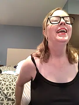 Snapshot of SweetandNaughty1 chatting on October 2025 04:51:02 PM SweetandNaughty1 online show from October 2025 04:51:02 PM