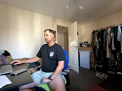 Kramer023 online show from September 2025 09:23:02 AM