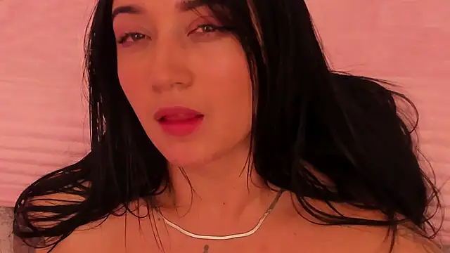 Snapshot of EmmyEvans1 chatting on March 2025 10:38:02 PM EmmyEvans1 online show from March 2025 10:38:02 PM