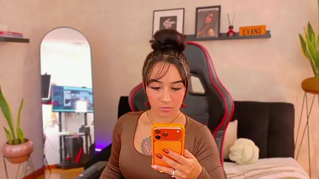 EmmyEvans1 online show from February 2026 07:44:02 PM