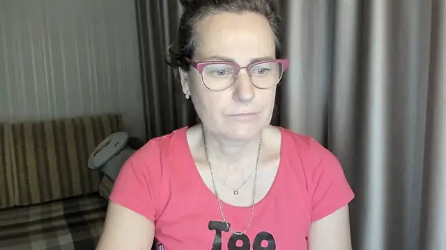 lauraoven online show from January 2025 07:05:01 PM