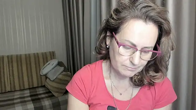 lauraoven online show from January 2025 03:03:01 PM