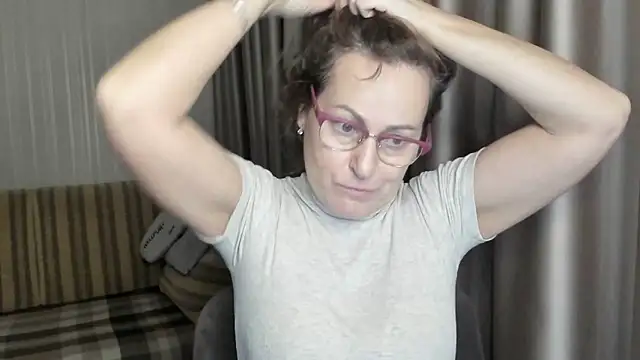 lauraoven online show from January 2025 06:59:02 PM