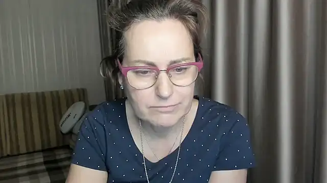 lauraoven online show from January 2025 07:12:01 PM