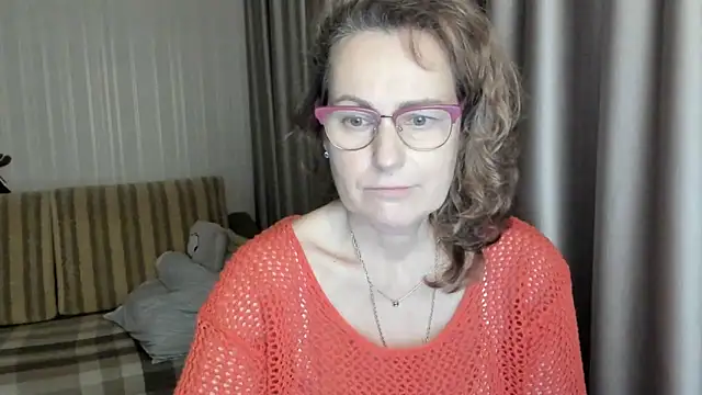 lauraoven online show from January 2025 06:36:02 PM