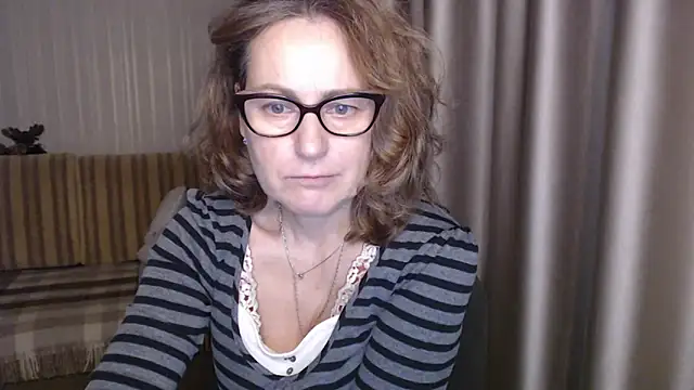 lauraoven online show from February 2025 06:19:02 PM