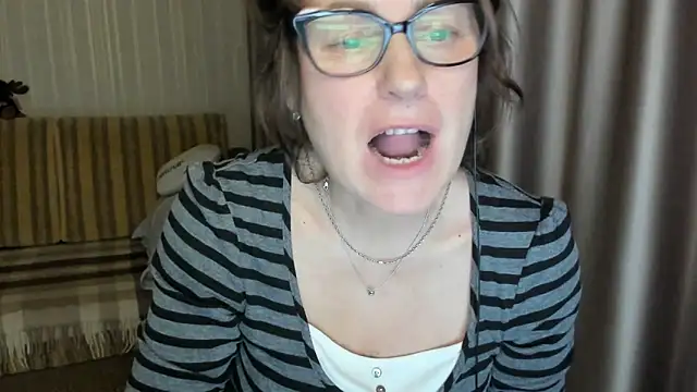 lauraoven online show from February 2025 04:25:02 PM