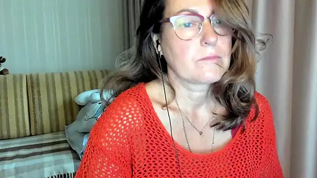 lauraoven online show from October 2025 06:54:01 AM