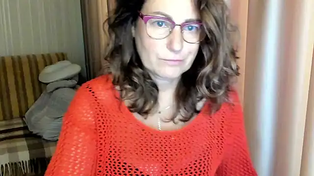 lauraoven online show from October 2025 07:06:01 AM