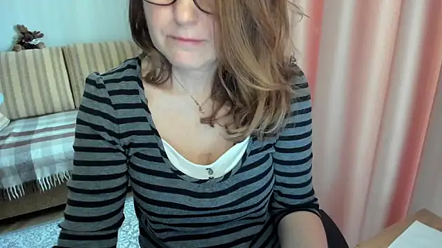 lauraoven online show from March 2026 07:26:01 AM