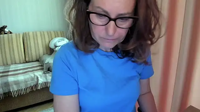 lauraoven online show from May 2026 06:41:02 AM