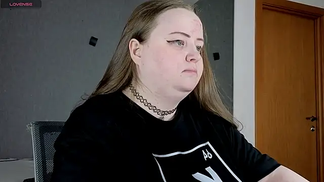 Snapshot of EMMA__CONNOR chatting on September 2025 07:24:02 AM EMMA  CONNOR online show from September 2025 07:24:02 AM