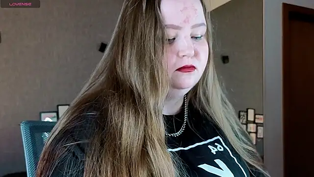 Snapshot of EMMA__CONNOR chatting on October 2025 05:24:02 PM EMMA  CONNOR online show from October 2025 05:24:02 PM