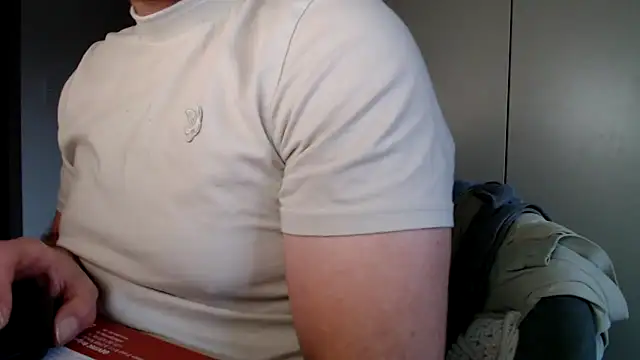 Snapshot of mrbigballs chatting on May 2026 06:57:02 PM mrbigballs online show from May 2026 06:57:02 PM