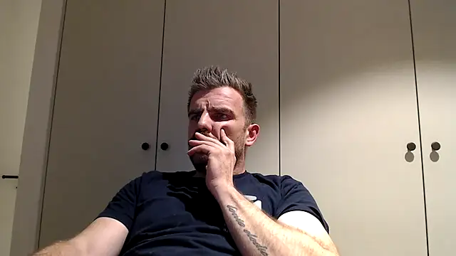 Snapshot of mrbigballs chatting on June 2026 08:52:02 PM mrbigballs online show from June 2026 08:52:02 PM