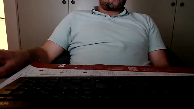 Snapshot of mrbigballs chatting on June 2026 09:02:01 PM mrbigballs online show from June 2026 09:02:01 PM