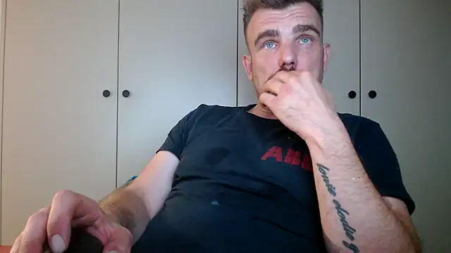 Snapshot of mrbigballs chatting on June 2026 09:35:02 PM mrbigballs online show from June 2026 09:35:02 PM
