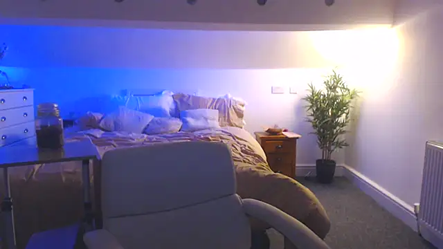 Snapshot of CougarBeccaX chatting on May 2026 09:42:02 PM CougarBeccaX online show from May 2026 09:42:02 PM
