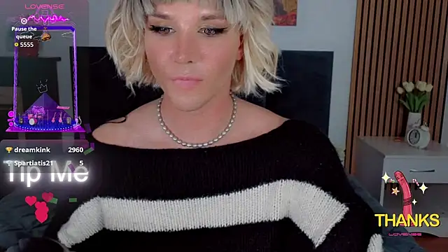 Snapshot of HelenSpellman chatting on April 2026 01:42:02 AM HelenSpellman online show from April 2026 01:42:02 AM