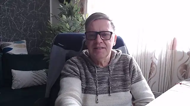 Snapshot of RobertStripX chatting on March 2026 07:14:02 AM RobertStripX online show from March 2026 07:14:02 AM